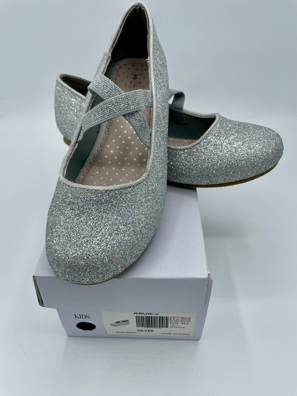 Dream Pairs Angie 2 Silver Ballet Flats Girls Size 2 EUC With Box