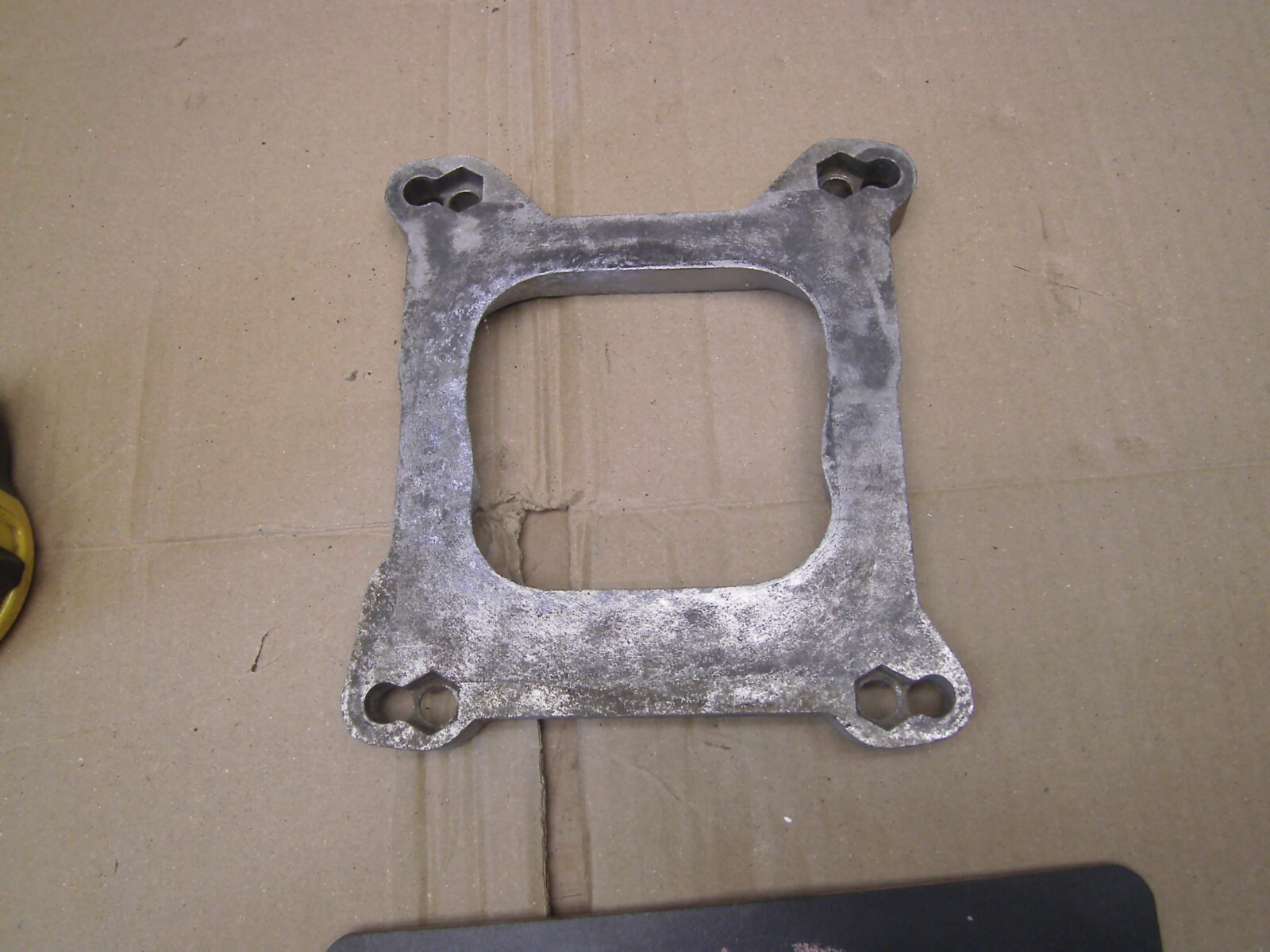 MR GASKET 1932 SQUARE SPREAD BORE CARB CARBURETOR SPACER ADAPTOR 350