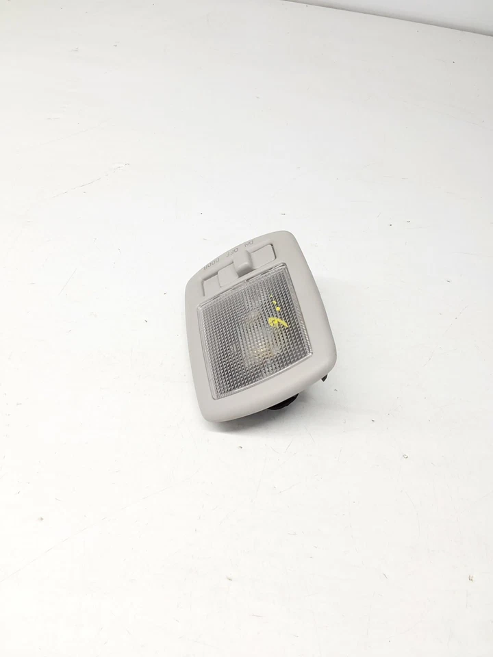 2007-2012 Hyundai Santa Fe rear seat light 926202e0 - Image 3 of 4