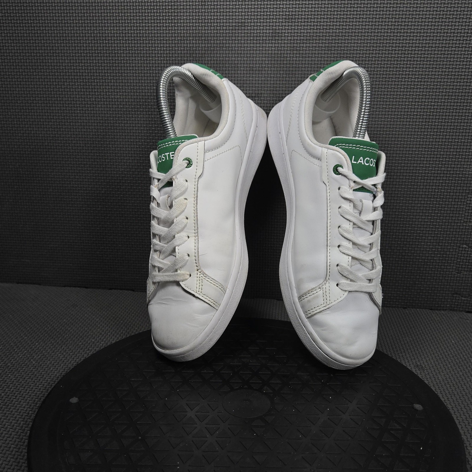 Lacoste Carnaby Pro Shoes Womens Size 8 White Low Top Sneakers 746SFA0031082 thumbnail 5