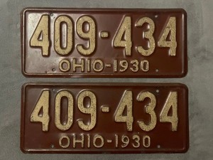 Two matching 1930 Ohio Automobile License Plates, Vintage, original and matched