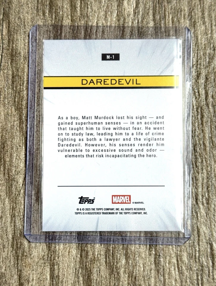 Topps Marvel 2025 cromo raro temerario promoción impresión corta inserto 616 nuevo #M-1 Foto 2 de 2