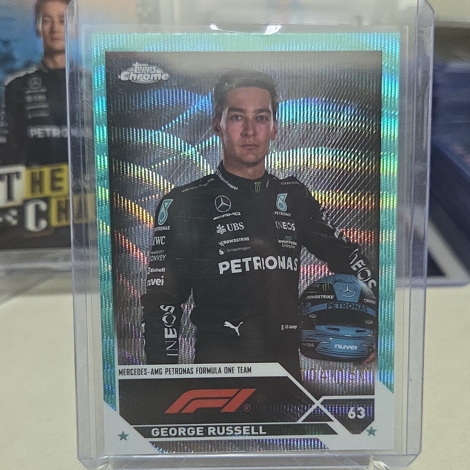 Topps 2023 Chrome Formula 1 George Russell #13 Aqua Wave Refractor 104/150