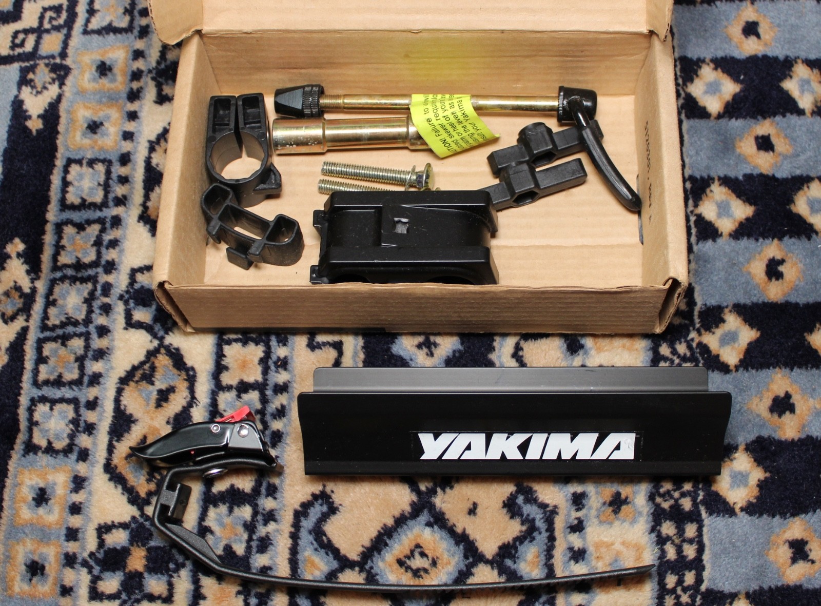 NOS - Vintage Yakima 9mm Standard Bike Fork Mount Kit - Complete