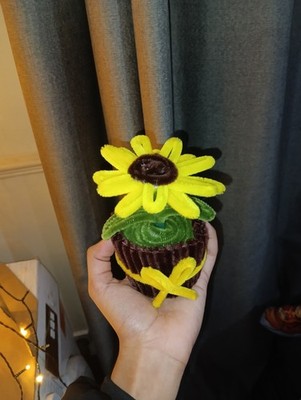 Handgefertigter Sonnenblumentopf