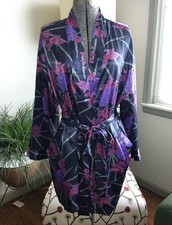 Vintage NWT Victoria's Secret Satin Kimono Robe Dark Floral One Size Pockets