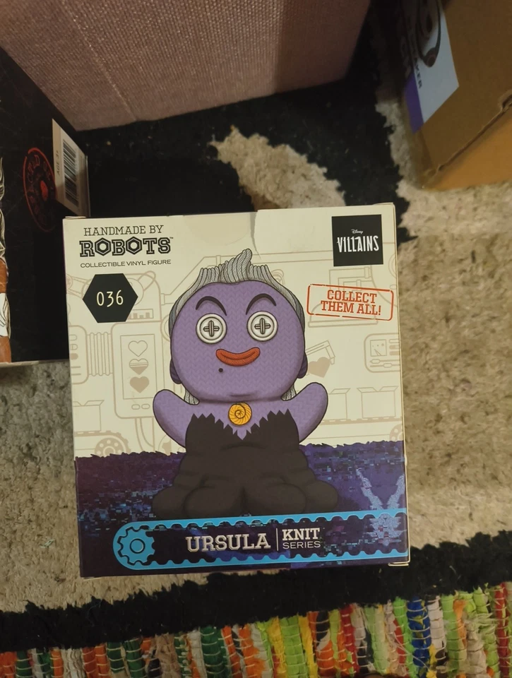 Figura Vinilo Disney Úrsula Hecha a Mano por Robots 5" - Nueva dmgbox Foto 2 de 2