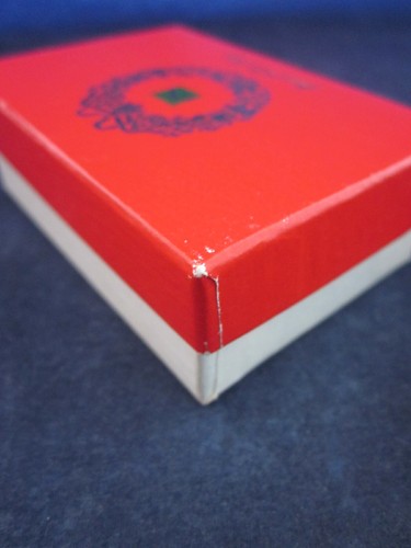 MARSHALL FIELD'S Gift Box Red Christmas Wreath 1" tall x 3" x 2" 1977 WORN - Picture 7 of 10