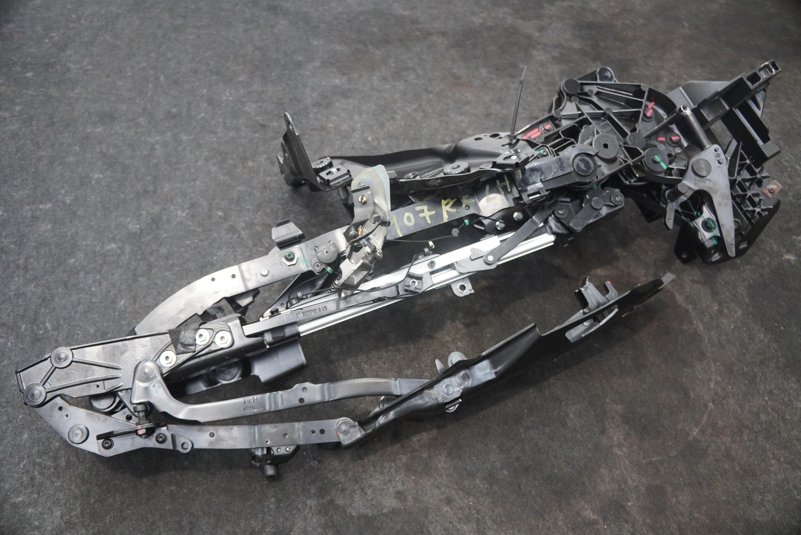 Left Convertible Top Roof Hinge Kinematics 86545800 Ferrari California T 2015