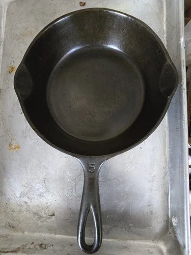 Vintage Wagner Ware Sidney -O- #5  Cast Iron Skillet 1055 Restored