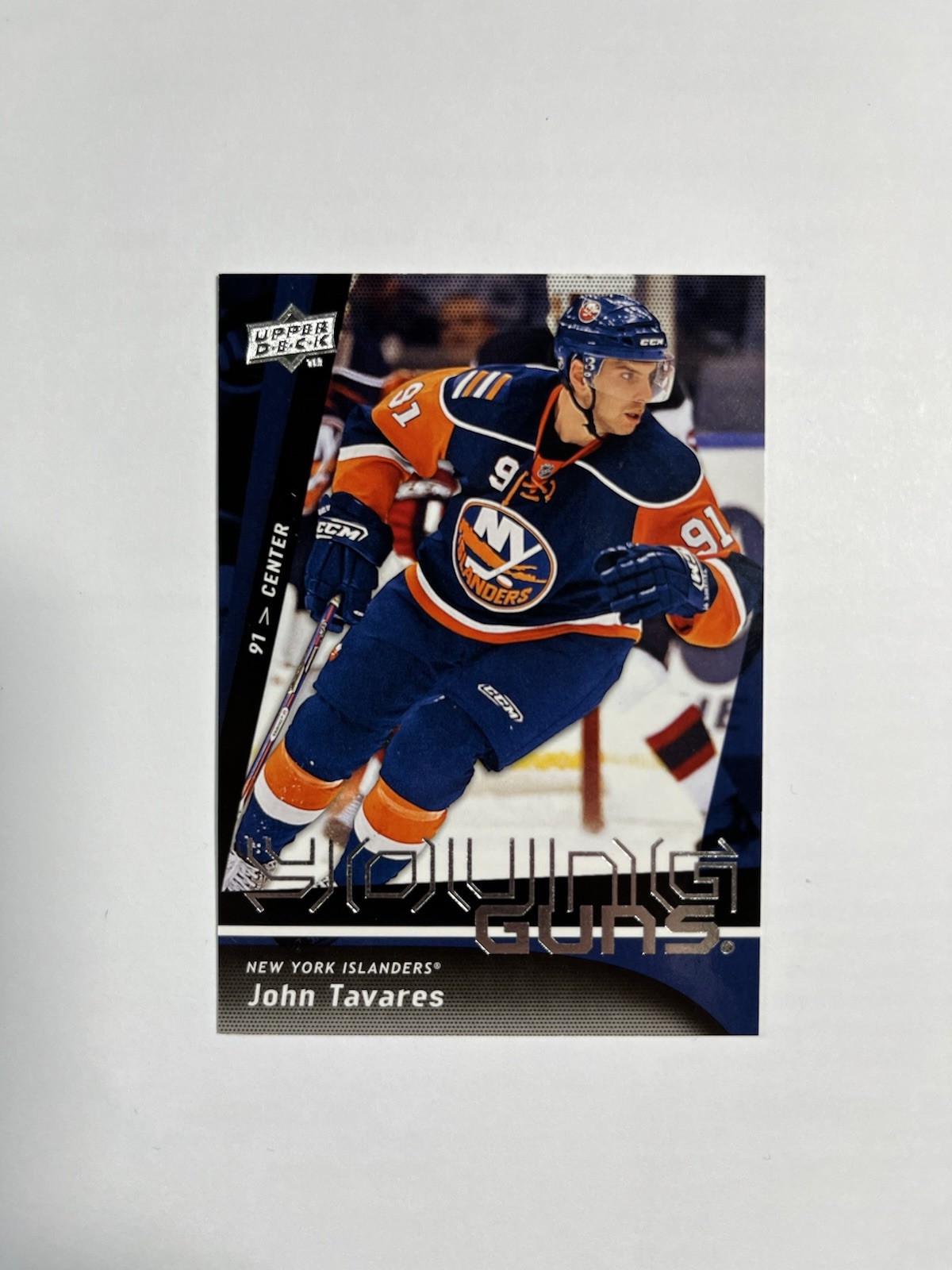 2009-10 Upper Deck Series 1 - Young Guns John Tavares #201 (RC) Islanders