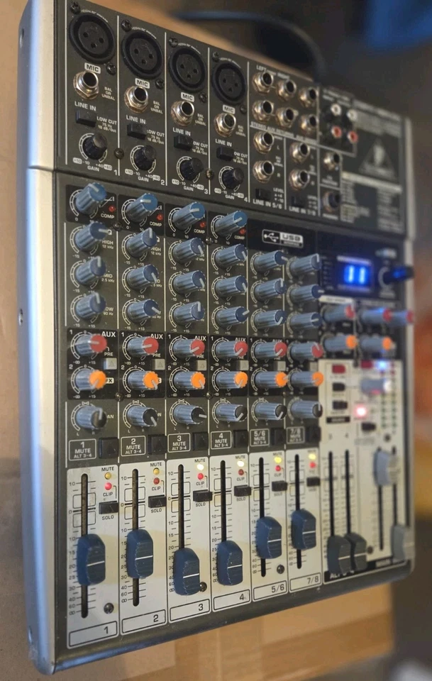 Behringer XENYX X1204 USB Mischpult - Schwarz - Bild 2 von 4