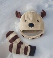 NWT-RAINDEER BEANIE AND GLOVES SET FOR 2T-4T