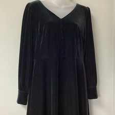 Talbots Women’s Dress Black Velvet Size 6 V Neckline Long Sleeves MIDI Flare