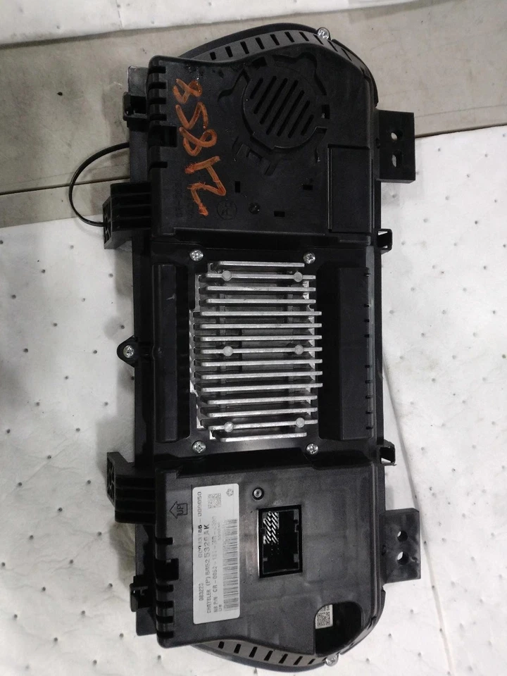 2022 Jeep Grand Cherokee Speedometer Gauge OEM White 41K Miles NJ25-21858 - Image 2 of 4