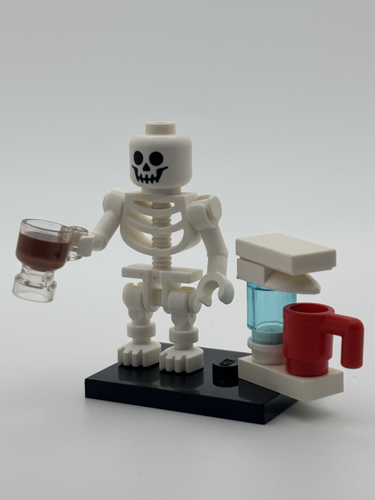 NEW LEGO Skeleton Minifigure With Coffee Maker, Red Mug, Coffee Mug  Mini MOC