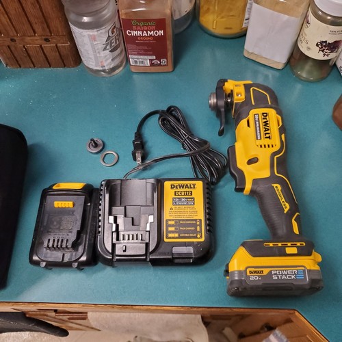 DEWALT 20V MAX Cordless Brushless Oscillating Multi-Tool, Xtra battery + case