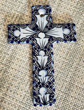 Cruz de arcilla hecha a mano inspirada en Talavera pintada a mano azul negro pared 6,5x4,5