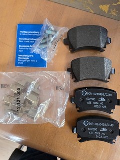 ATE Bremsbeläge mit Zubehör Hinten (13.0460 2880.2) für Audi Seat VW Skoda