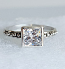 Vintage Sterling Silver Princess Cut CZ Ring  Size 9  2.1g  Stamped 925