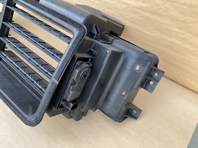 2021-2023 Genesis GV70 2.5T Active Air Shutters Lower Flap