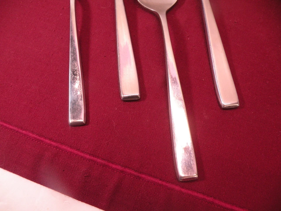 4 PIECES Of CAMBRIDGE DYLAN  1 Teaspoon 6 3/4" & 3 Soup Spoons 7 7/8" - Image 3 of 4