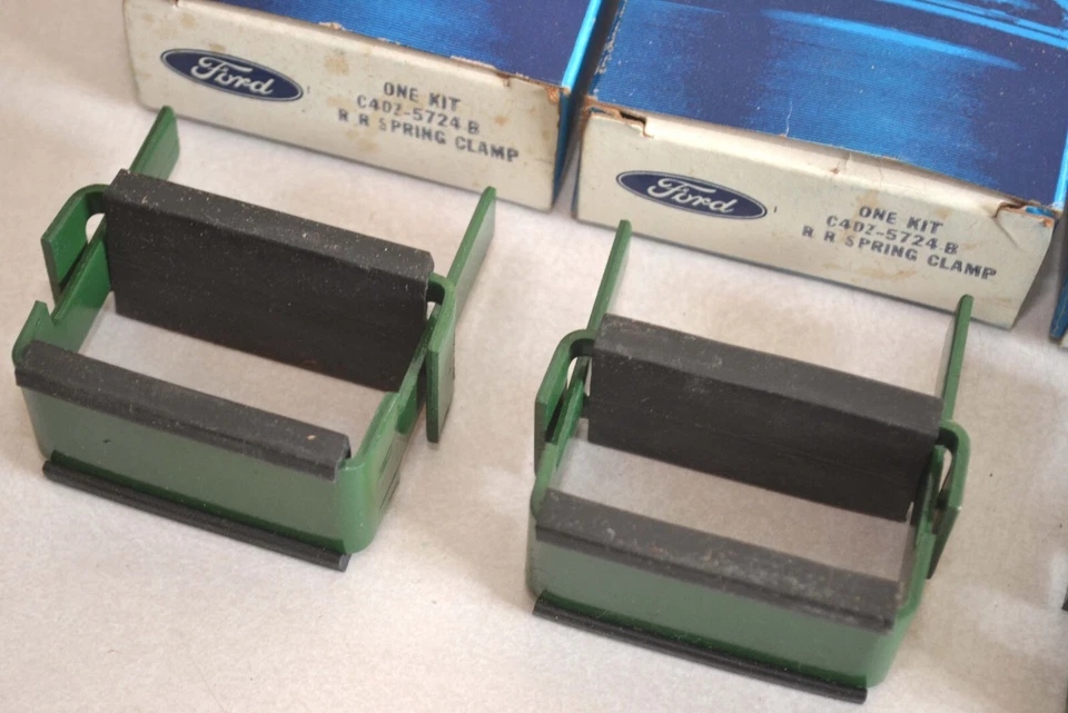 Kits de abrazaderas de resorte de hoja trasera Ford Falcon 1960-1963 (x4), 1962-1966 Fairlane Foto 3 de 4