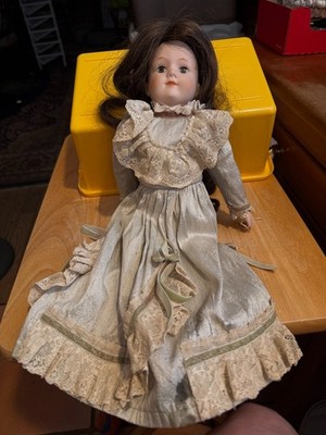 15''  German Bisque Head Doll Great Body ECHTE REIN SEIDE DAMAGED DRESS