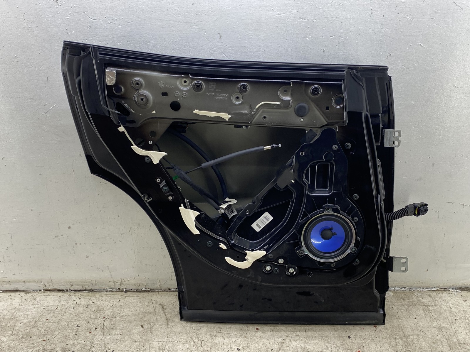 2014-2024 MASERATI LEVANTE OEM LEFT REART DOOR SHELL NERO(820/A)