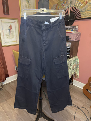 NWT American Eagle High Rise Baggy Wide Leg Black Cargo Jean size 4 Short