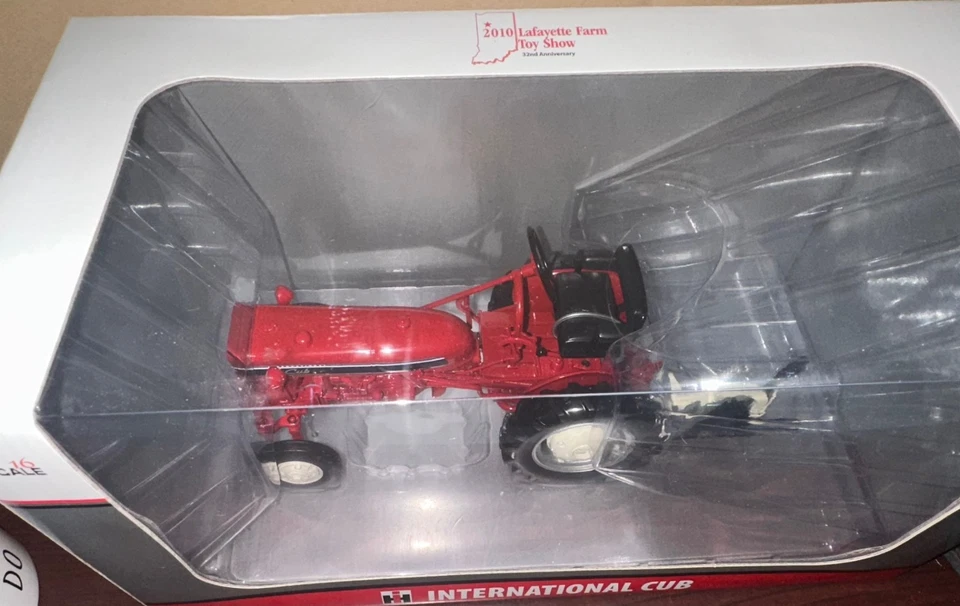 SpecCast 1/16 International Cub and One bottom Plow 2010 Lafayette Toy show #110 - Image 2 of 2