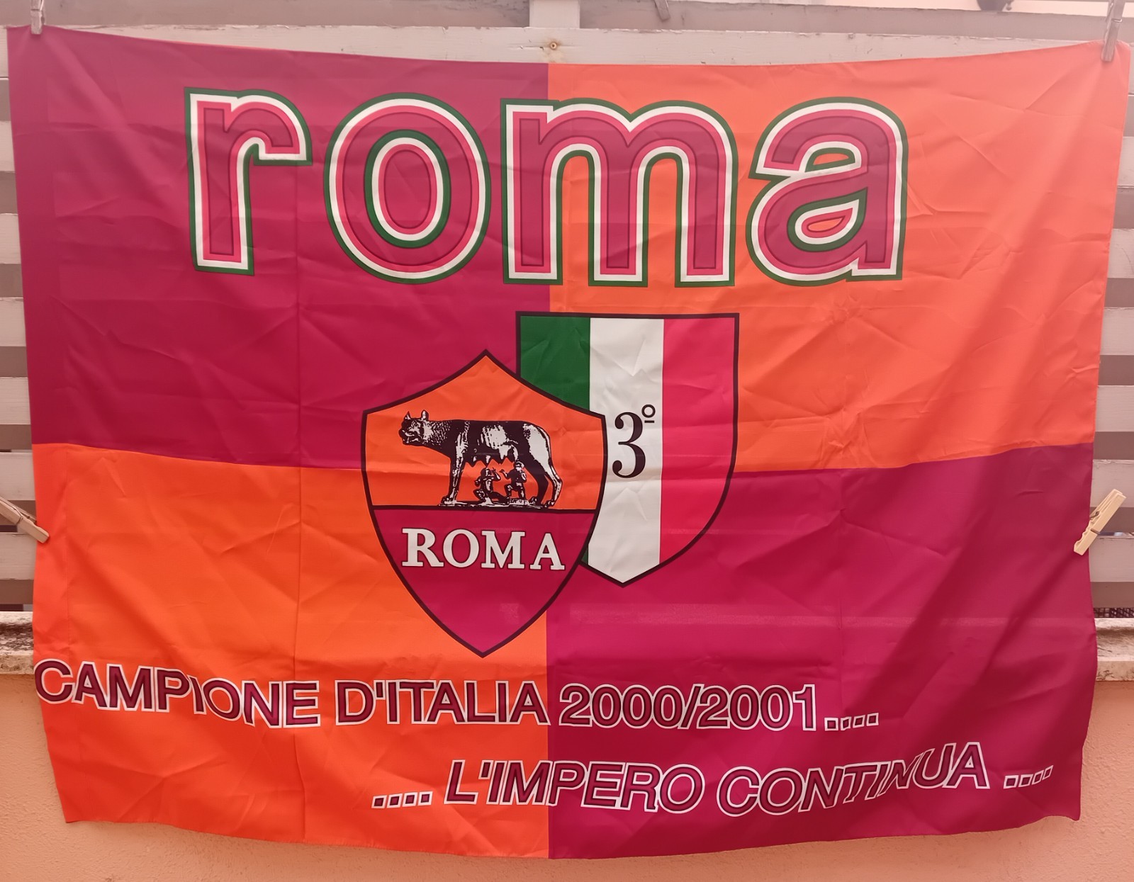 Bandiera AS Roma Campione d'Italia 2000/2001 - L'Impero Continua - 132x98 cm