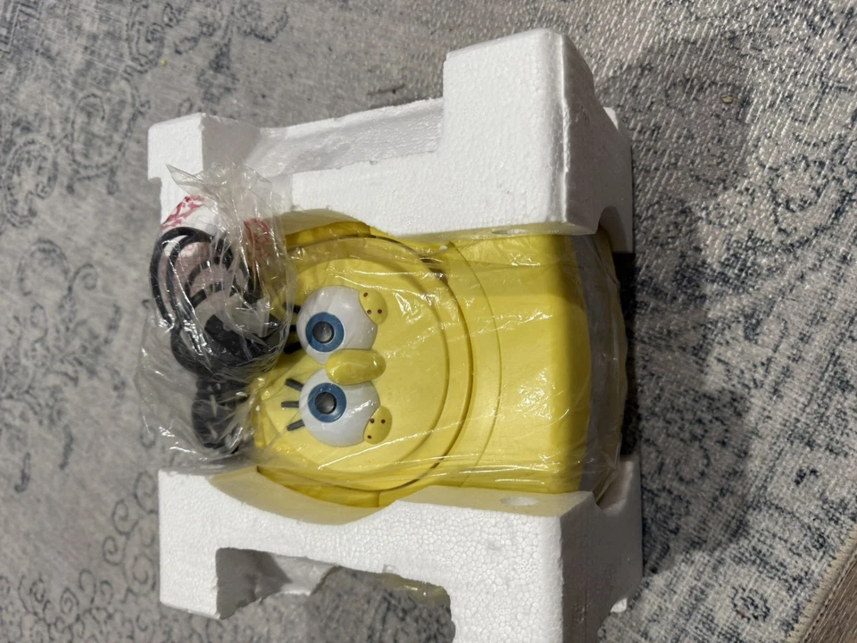 NEW Sponge Bob Portable Boom Box CD Player Radio Tuner - Image 2 of 4