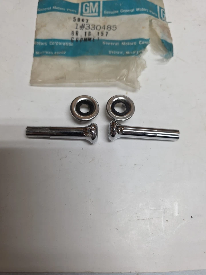 GM NOS 1975-1978 C10 K10 Blazer Jimmy cerradura de puerta perilla y ojal 330485 9813799 Foto 2 de 4