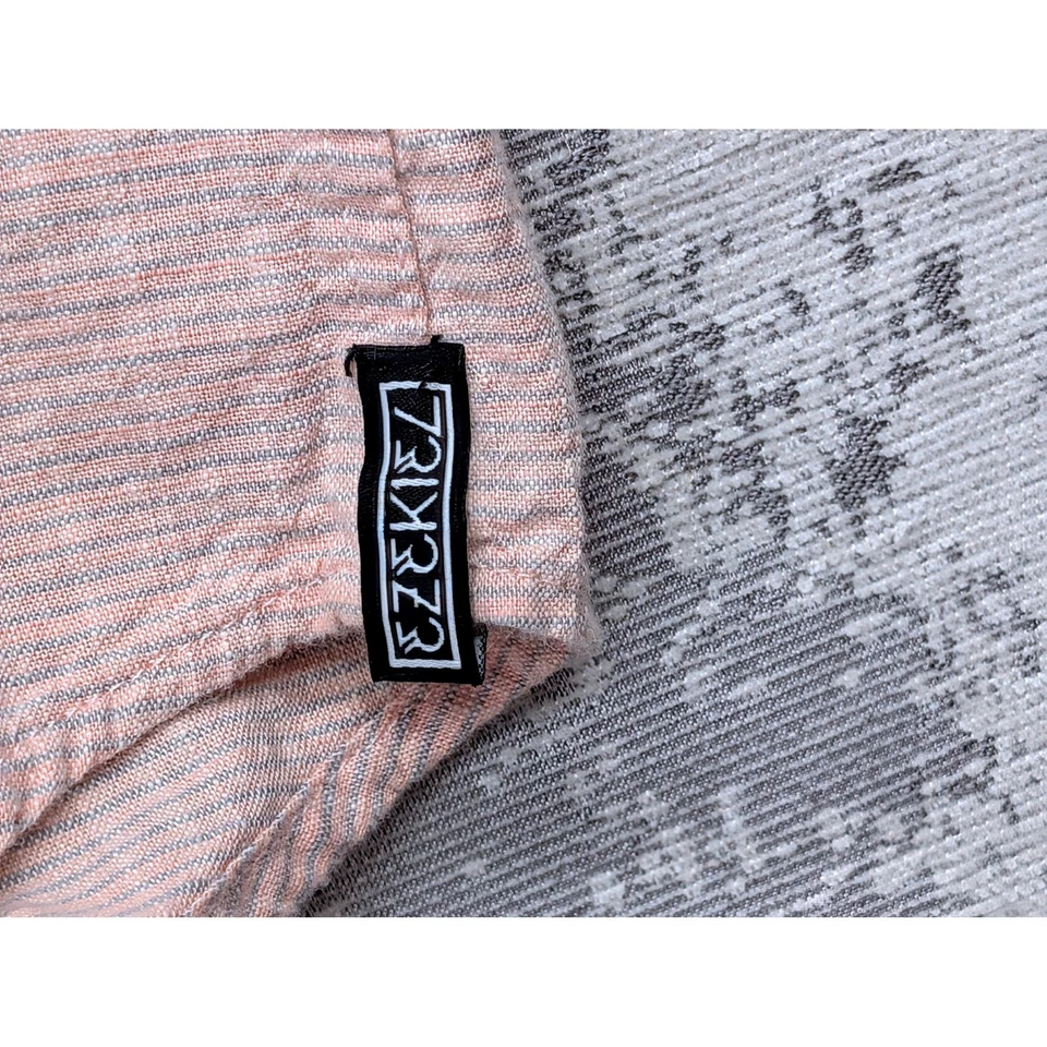 Ezekiel Men's Striped Short Sleeve Button Up Shirt Size Large Coral & Gray - Image 4 of 4