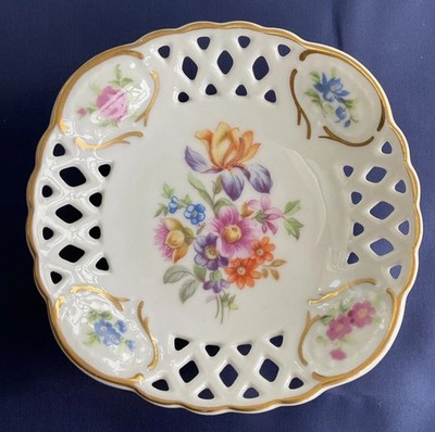 Vintage DDR Lipplesdorf 1877 durchbohrtes Porzellan Bonbonschale hübsch floral/gold