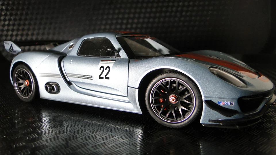 Porsche Race Car1:24Le Mans Racing Custom Built18Metal Body12Model Carousel SLR - Image 4 of 4