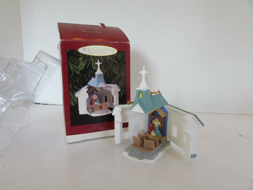 PUNZE ORNAMENT KOMM ALLE IHR TREU 1996 KIRCHE MIT KRIPPE LotD - Bild 3 von 3