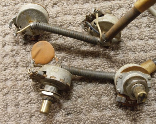 1966 FENDER CORONADO II BASS COMPLETE WIRING HARNESS 250K POTS JACK P/U SWITCH - Picture 3 of 3