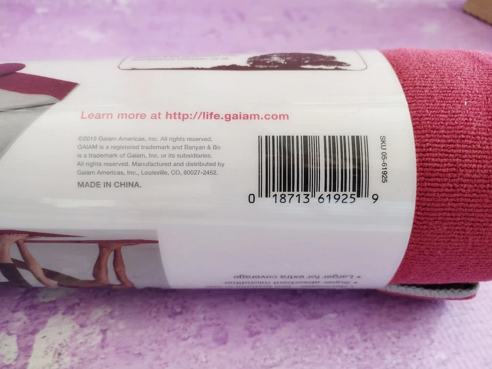 Полотенце для йоги коврик двойной захват красный серый двусторонний большой 26x72 Banyan & Bo Gaiam НОВОЕ - Изображение 4 из 4