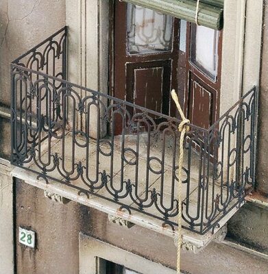Royal Model 1/35 Assorted Railings (Balcony, Door, Entrance, Ornate Fence) 825