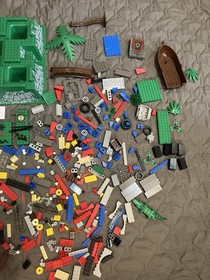 LEGO Adventurers: Amazon Ancient Ruins 5986 - 99% Complete No box, No Book