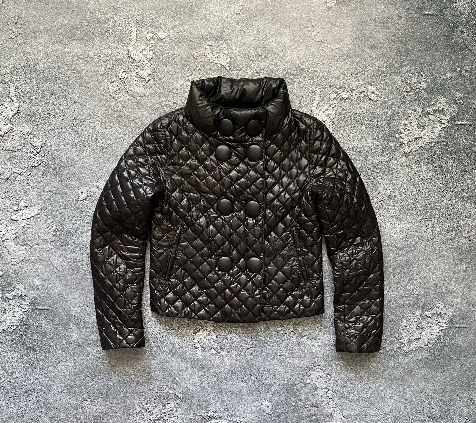 Moncler Light Quilted Short Down Jacket in Size 0 XS