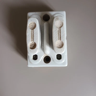 .ancien porte fusible rechargeable en porcelaine Legrand - Photo 1/2