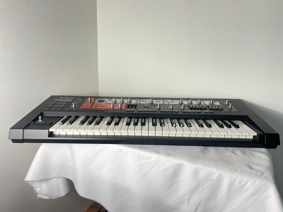 Roland SH-201 Analog Modeling Synthesizer