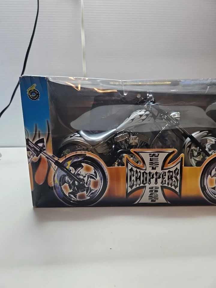 Muscle Machines/West Coast Choppers Sturgis Special JJ04-10-06 1:10 Scale BX2-28 - Image 4 of 4