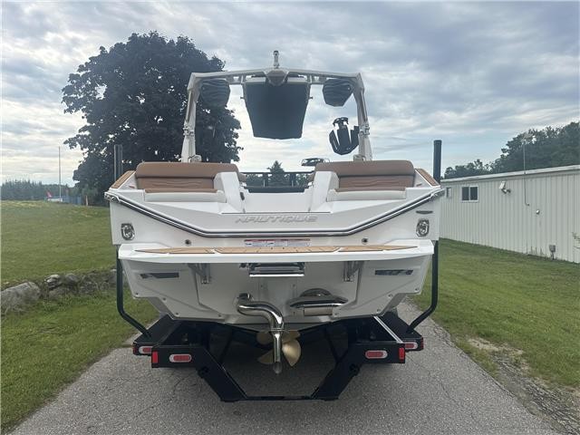 2025 Nautique G23  Victory Red