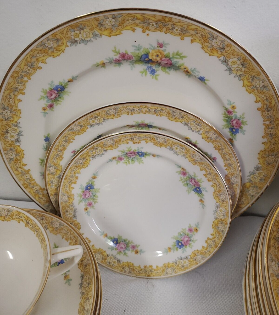 Vintage Warwick China USA 51 pcs Plates Bowls Cups Saucers Floral