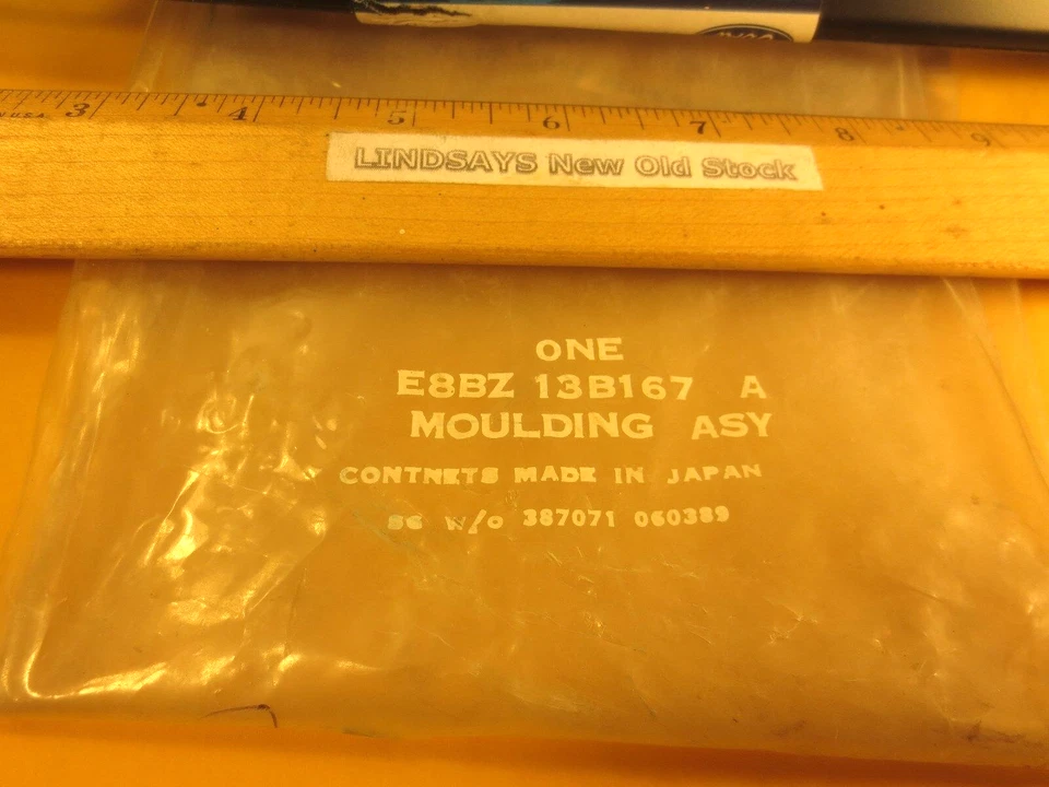 FARO INFERIOR IZQUIERDO FORD FESTIVA 1988 MOLDEADO ASI. NOS, E8BZ-13B167-A Foto 3 de 3