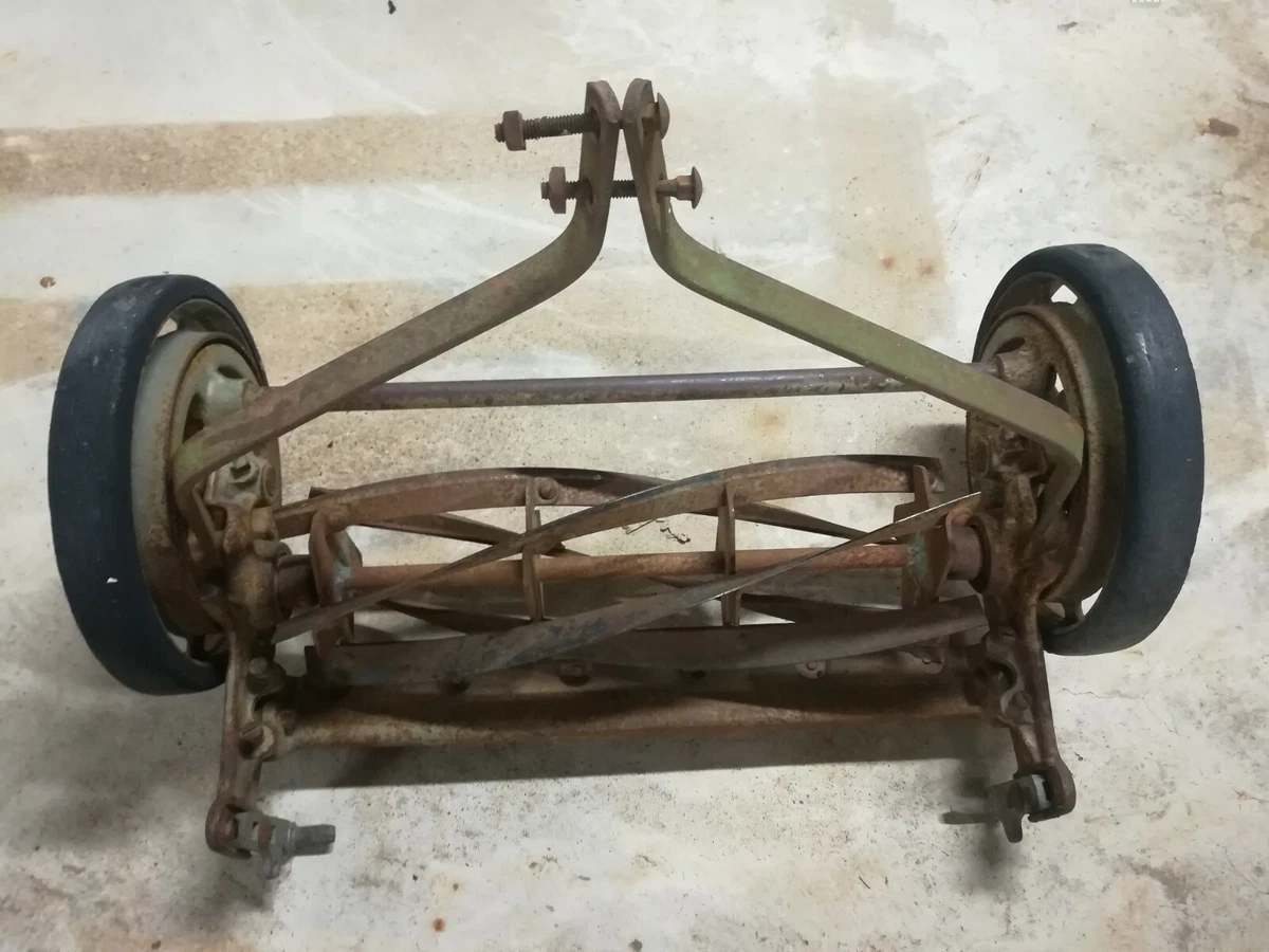 Antique Vintage Metal Great States Push Rotary Lawn Mower Cutter